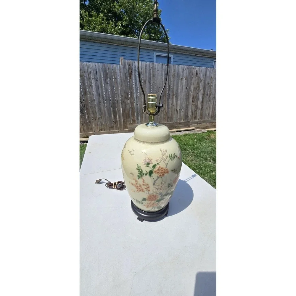 Vintage Late 20th Century Chinoiserie Hand Painted Ginger Jar Table Lamp.